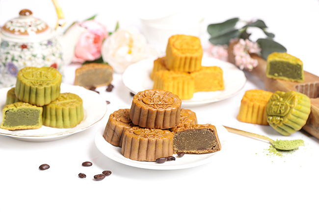 Celebrate the Mid-Autumn Festival and deliver happiness to your loved ones with Hong Kong-style mooncakes