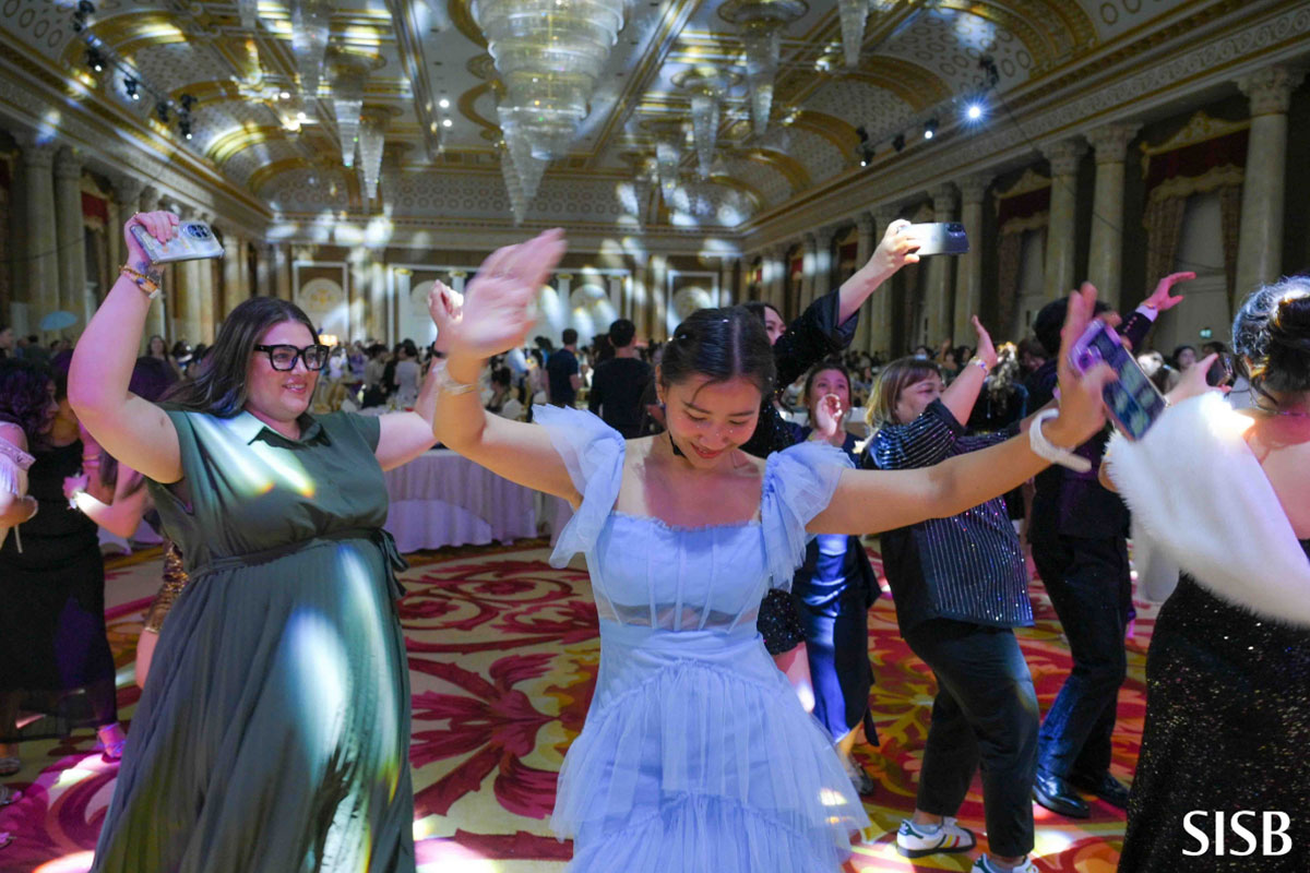 Party Like a Pro! Your Ultimate 10-Step Guide to Hosting a Professional-Level Party