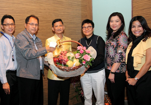 IMPACT wishes a Happy New Year to Nonthaburi Governor